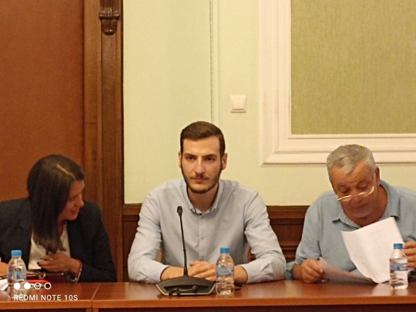 Шокиращия си разказ за полицейско насилие сподели млад мъж във