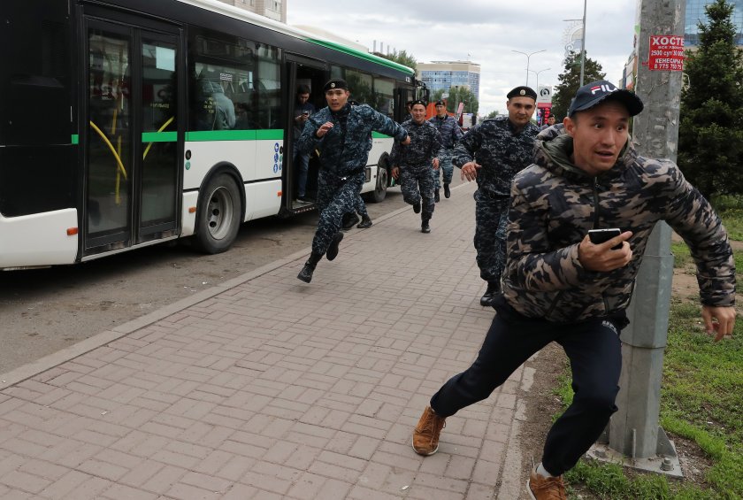 ранени взрив военно поделение казахстан