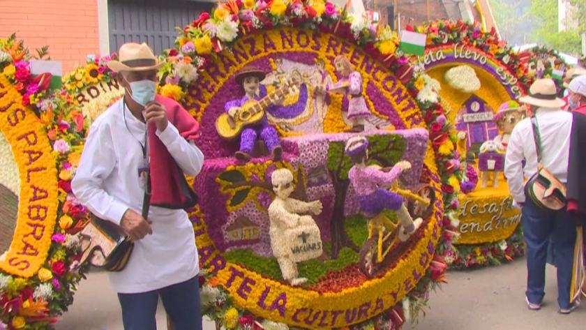 В колумбийския град Меделин се провежда фестивал на цветята.Най-атрактивната част