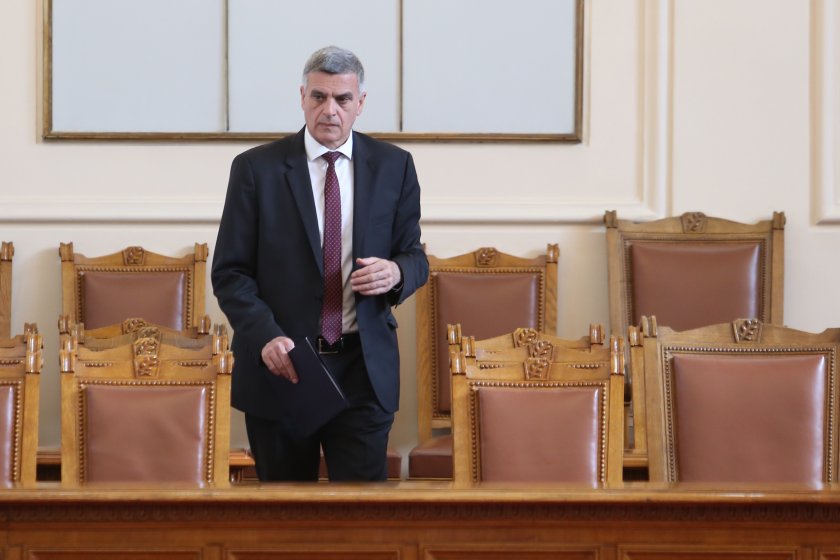 Последните мерки от МЗ са щадящи и определят редица ограничения