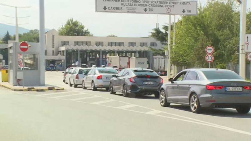 Засилен трафик към Гърция, тестват шофьори на случаен принцип