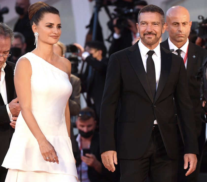 Продължава 78-то издание на кинофестивала във Венеция. По червения килим