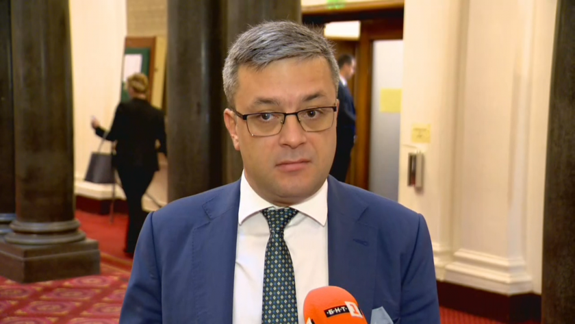 Тома Биков: Причината да няма кабинет е, че партиите на протеста не са в състояние да водят преговори