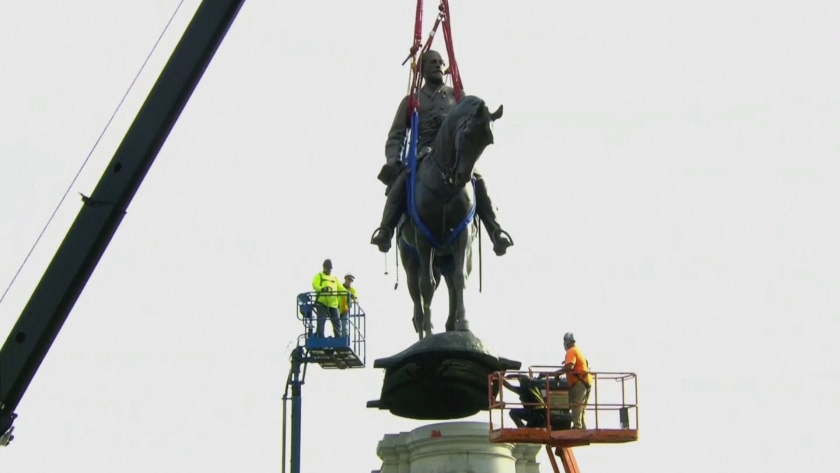 статуя Конфедерация САЩ - демонтаж