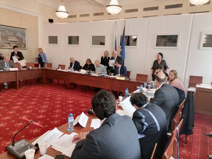 Бюджетната комисия обсъди варианти за пътните строители и бюджета на НЗОК