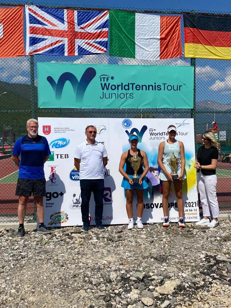 Яна Стоянова триумфира с титлата на турнир по тенис от ITF в Косово