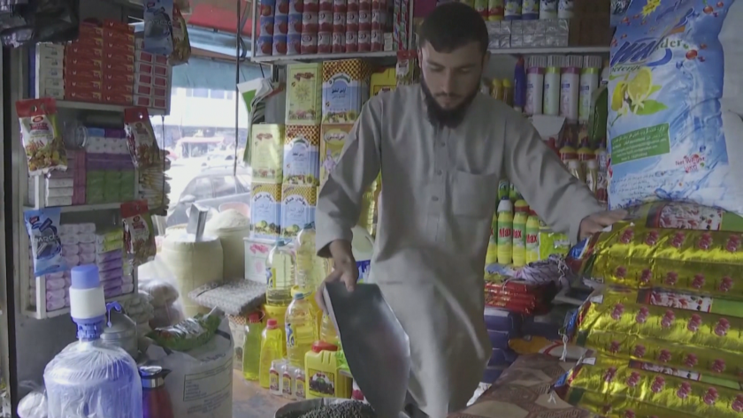 Близо месец след влизането на талибаните в Кабул, икономическият живот