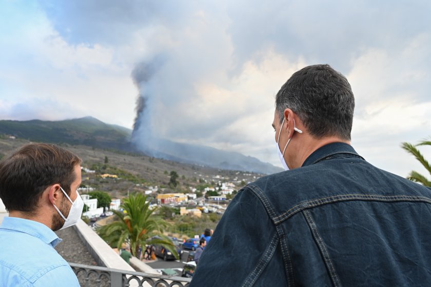 изригването вулкана палма засега засяга въздушния трафик