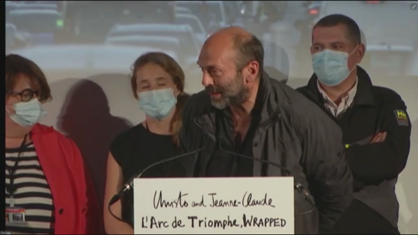 Триумфалната арка в Париж ще заблести в нова, сребристосинкава опаковка