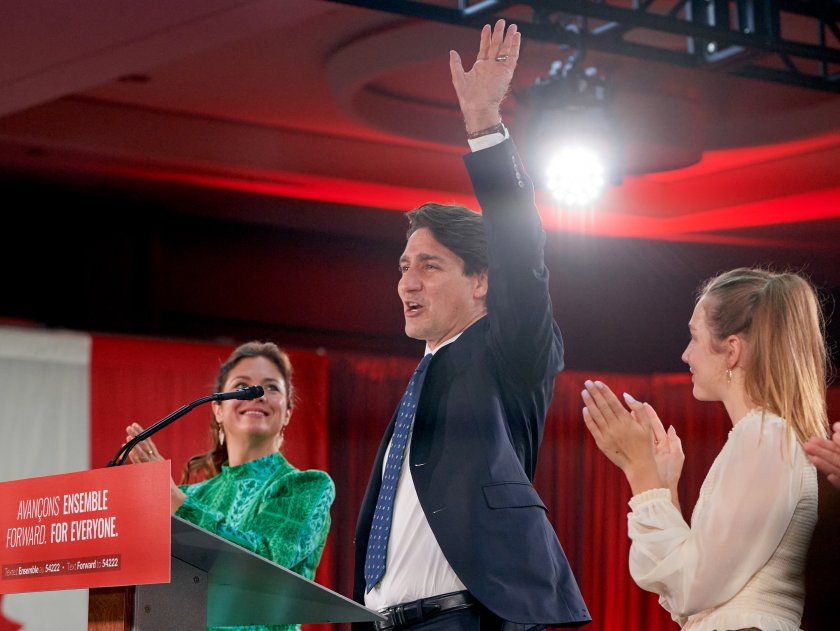 Джъстин Трюдо остава в управлението на Канада.Предварителните резултати от изборите