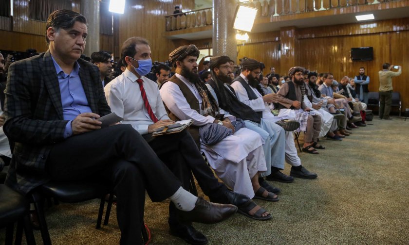 талибаните искат говорят оон