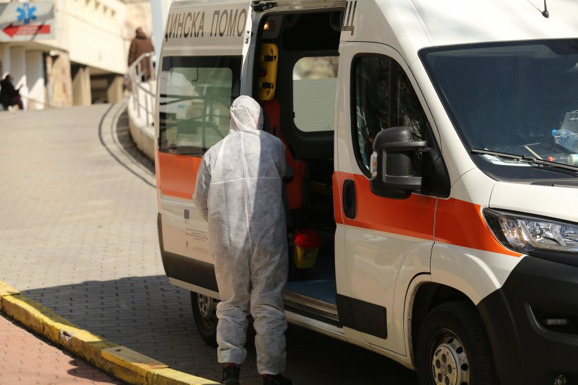 България навлиза в най-критичната фаза на четвъртата COVID вълна