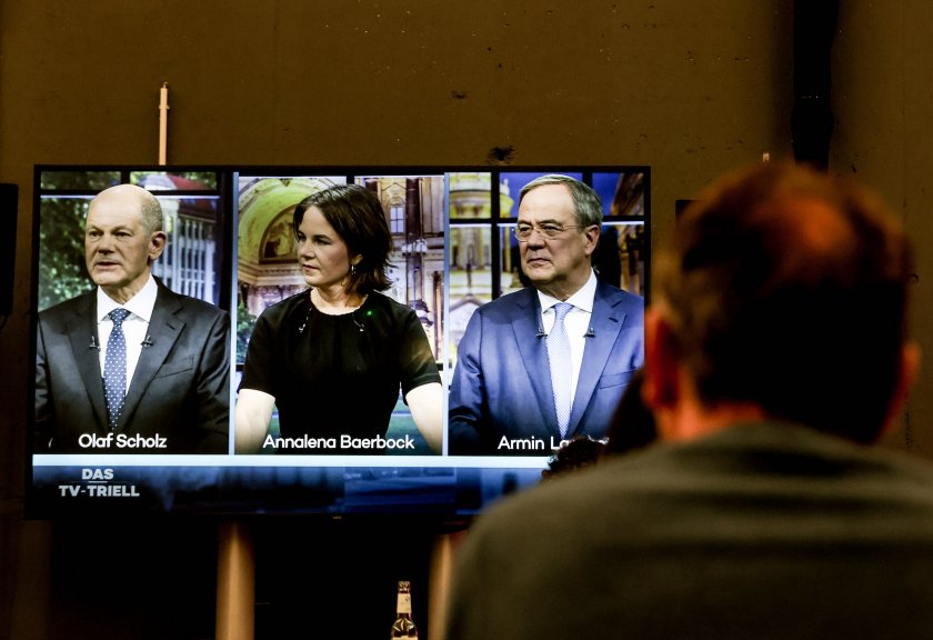 Социалдемократите печелят изборите в Германия с крехка преднина