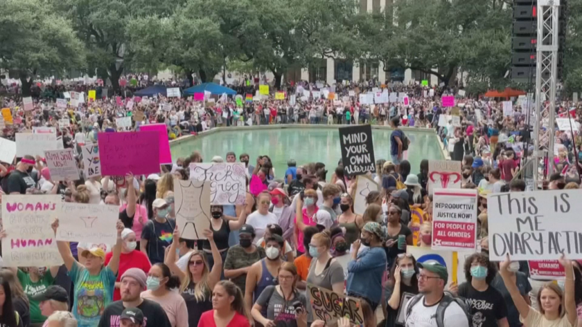Мащабни протести в САЩ срещу забраните за аборт. В демонстрациите
