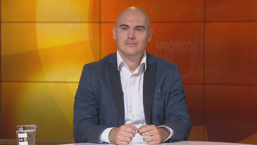 Петър Илиев е напуснал поста си на главен асистен по