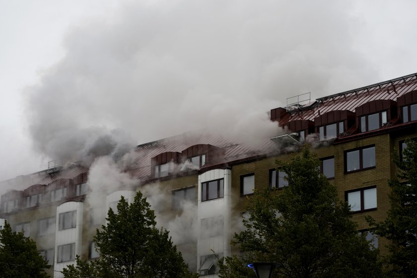 взрив избухна жилищна сграда швеция снимки