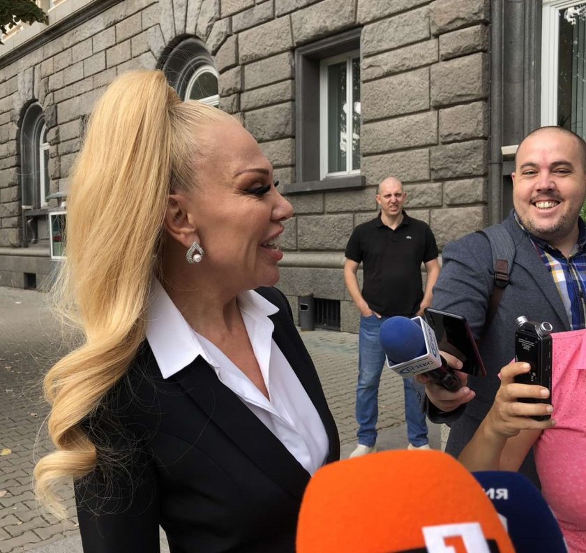 Една от емблемите на попфолка у нас Луна (Луна Йорданова)