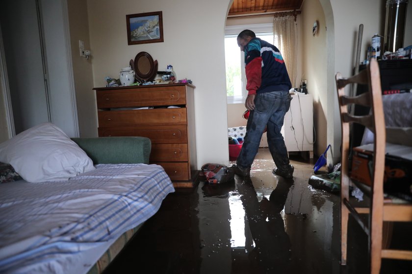 200 къщи наводнени пороите остров евбея