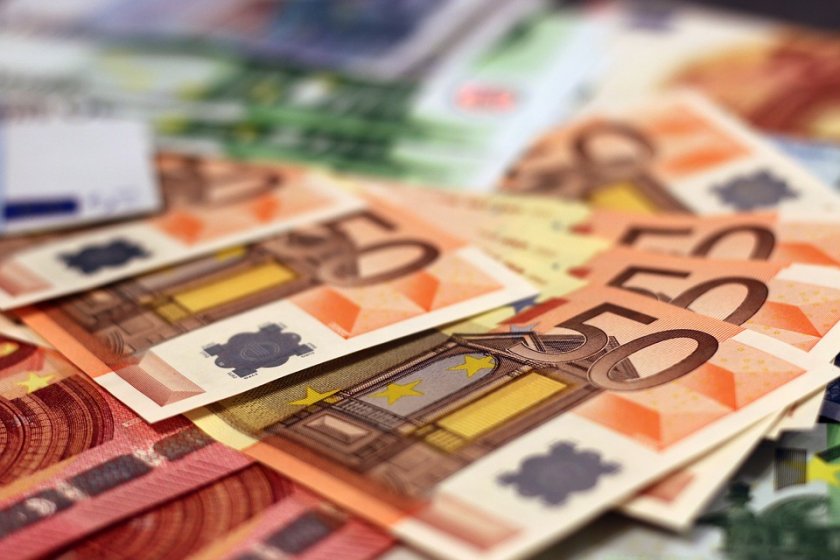 На летището в Скопие откриха близо 1 млн. фалшиви евро.