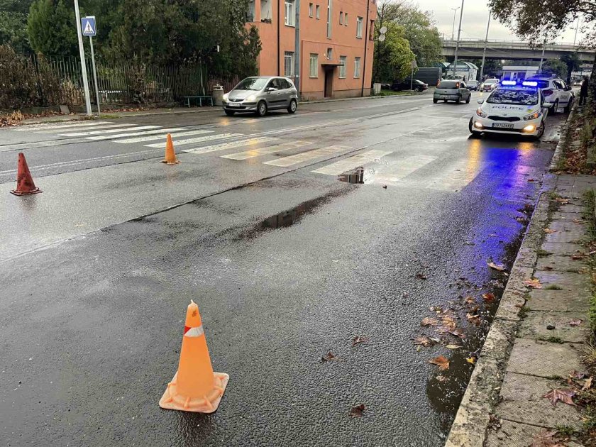 Блъснаха жена и дете на пешеходна пътека в Бургас