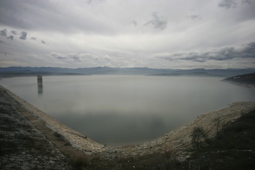 Проливни дъждове: Наблюдават реките и язовирите в реално време