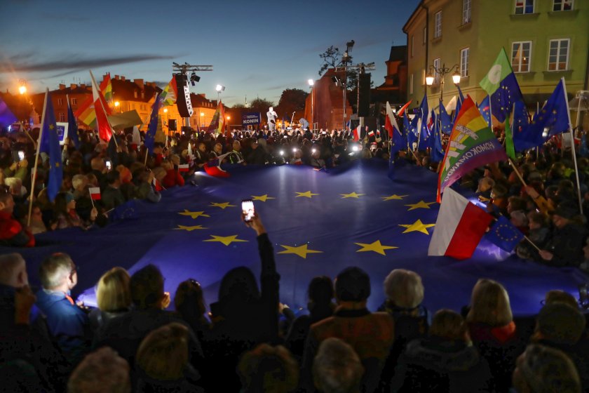 Над 100 хиляди души се събраха на проевропейска демонстрация в