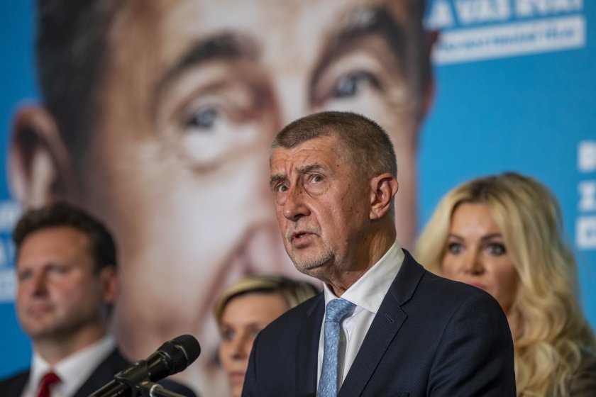 Неясно остава политическото бъдеще на Чехия след парламентарните избори. Управляващата