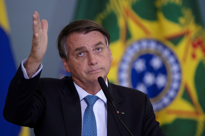 Бразилският президент Жаир Болсонаро трябва да бъде обвинен в серия