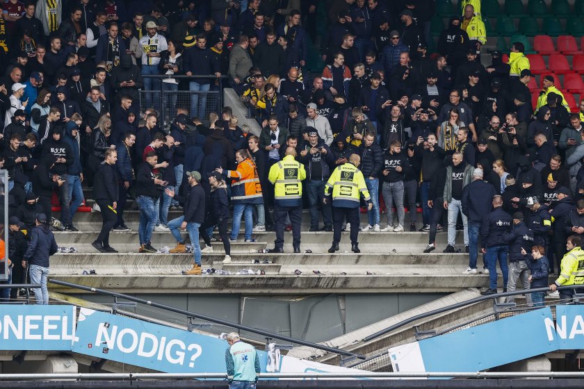 трибуна стадион нидерландия срути празненства фенове