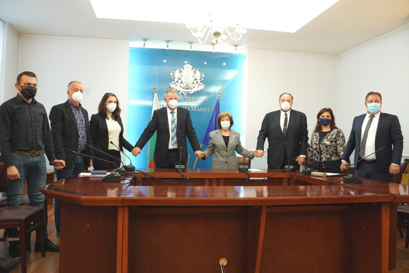 Ситуацията е критична, изправени сме пред огромна заплаха и за