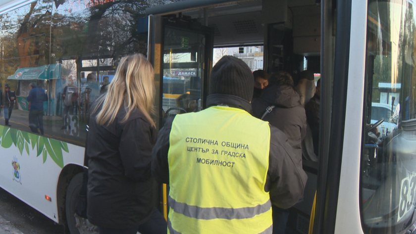 Проверка на БНТ: Маските в градския транспорт в София не се носят правилно