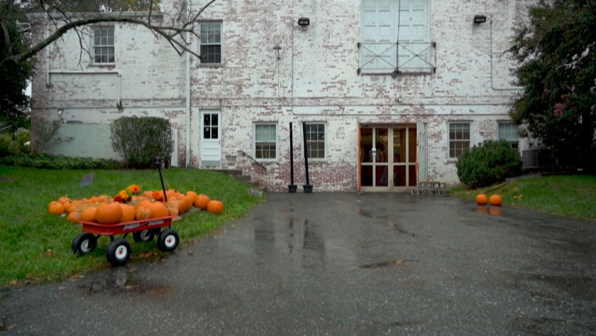 След близо 2 години прекъсване в Чеви Чейс - градче