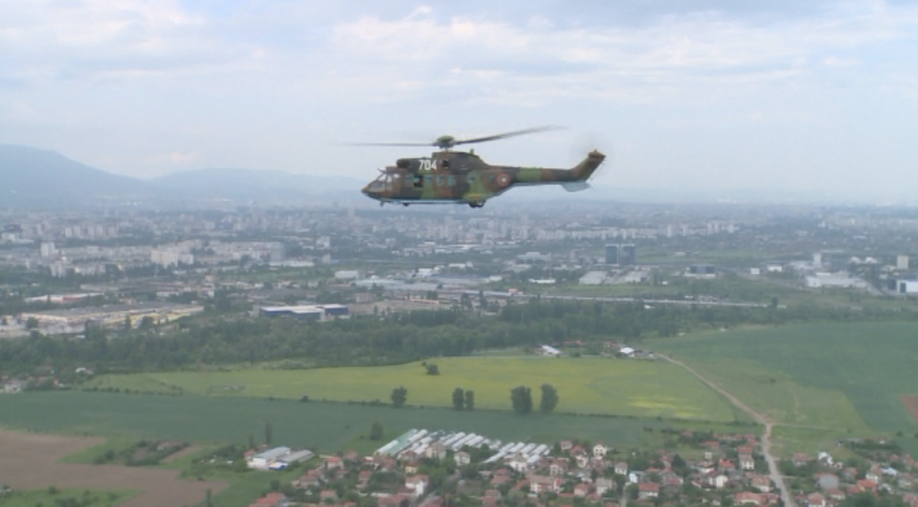 Военен вертолет е помогнал при спасителна акция в Пирин планина.В