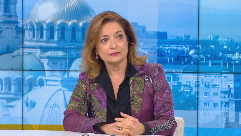 Какъв е италианският модел за справяне с коронакризата? Посланикът на