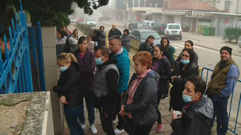 До 12 часа днес родителите, които са съгласни децата им