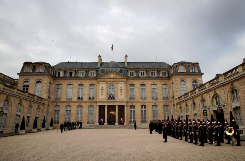 Френската прокуратура започна разследване на предполагаемо изнасилване в Елисейския дворец.