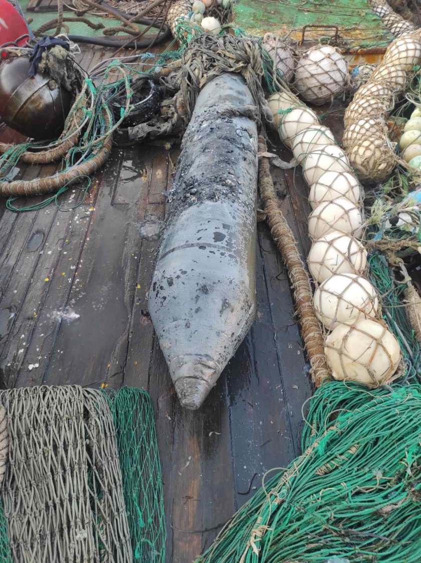 Военнослужещи от Военноморските сили унищожиха невзривена авиобомба, открита в Созополския