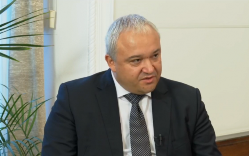 Министърът на правосъдието Иван Демерджиев съобщи, че би внесъл искане
