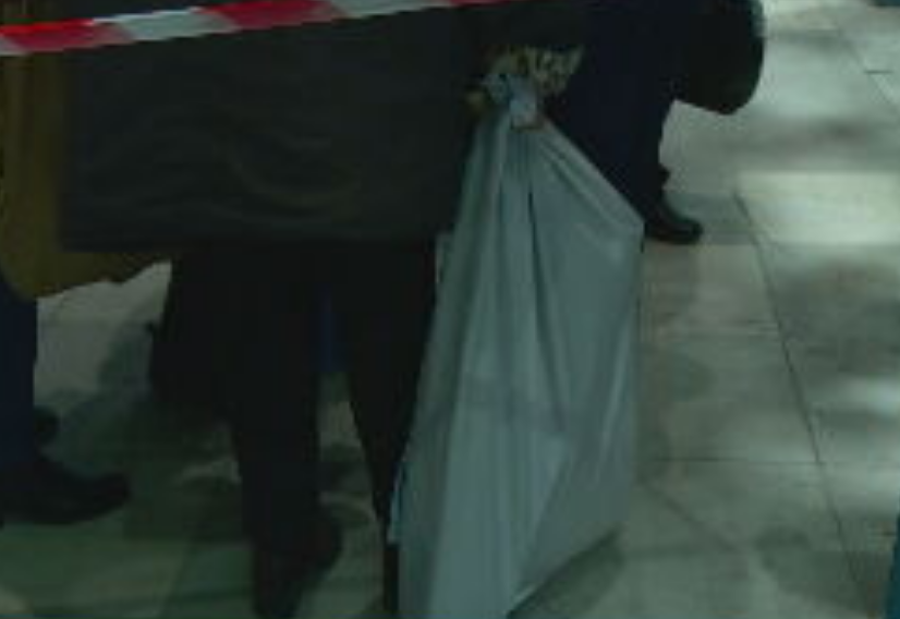 Струпване на хора от секционни избирателни комисии от пловдивския район