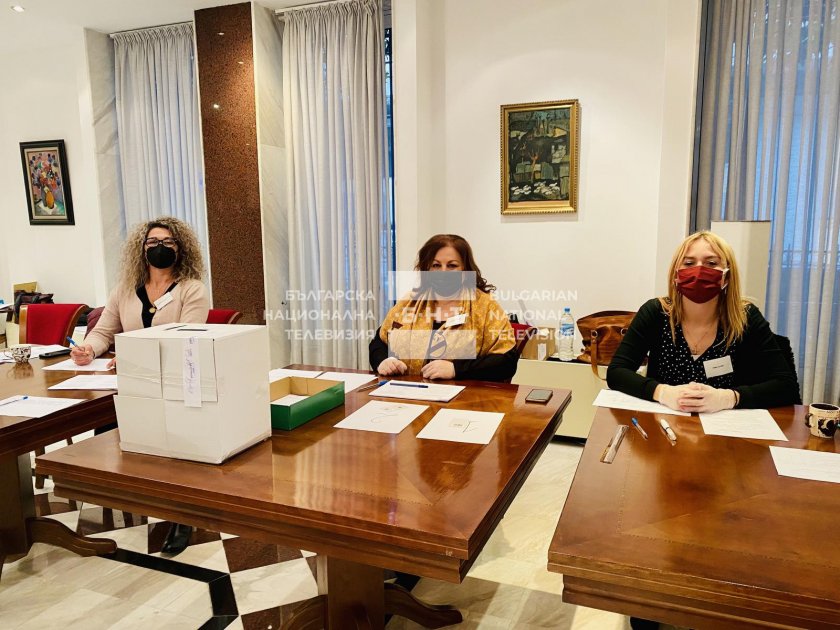 българите солун гласуват генералното консулство