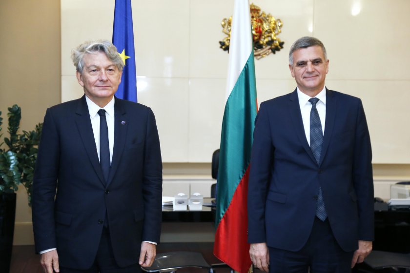 Министър-председателят Стефан Янев проведе среща с европейския комисар по вътрешен