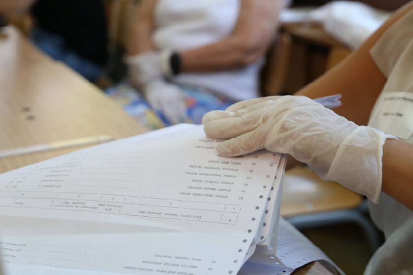 Спокойно започна и продължава да бъде изборният ден в страната