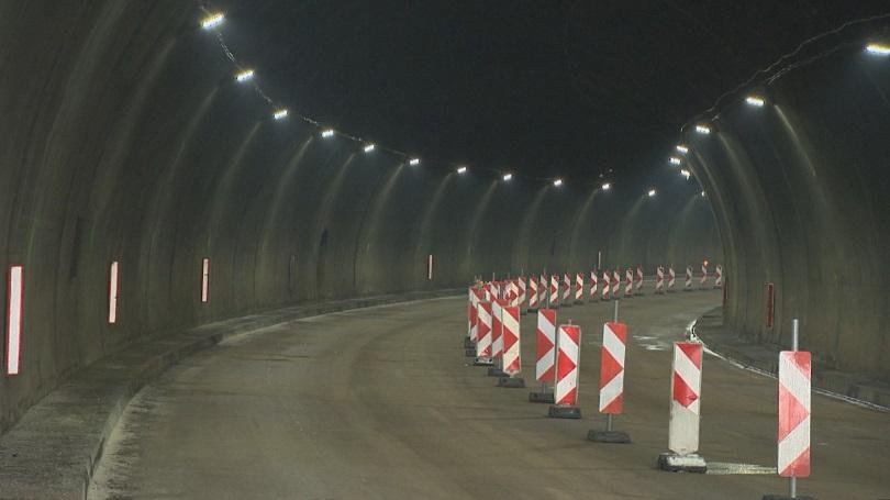 ремонтират осветлението тунел траянови врата тракия шофирайте внимателно