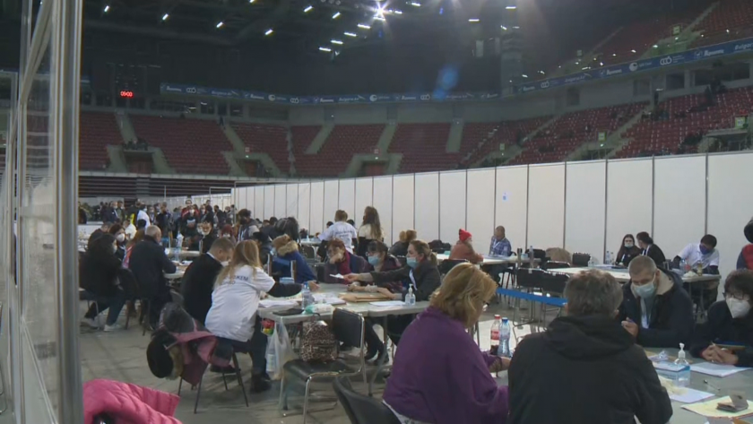 В цялата страна продължава броенето на протоколите. До момента няма