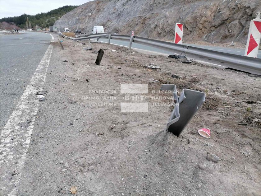 От болница Пирогов днес изписаха двама от пострадалите при катастрофата