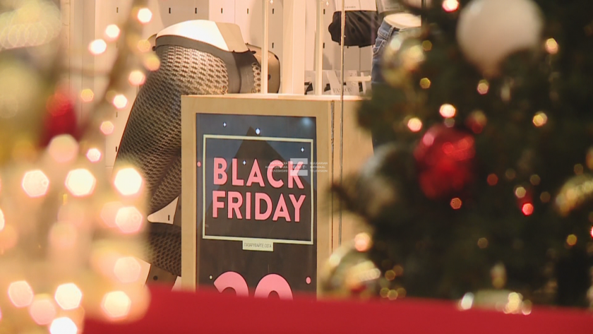 "Черен петък": как се справят моловете с голямото коледно пазаруване