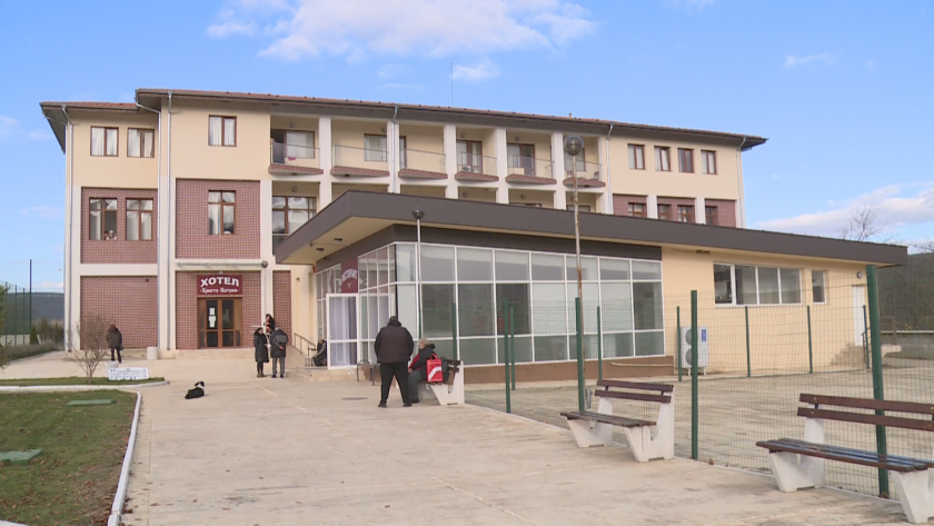 Възрастните хора, които оцеляха от пожара в старческия дом в