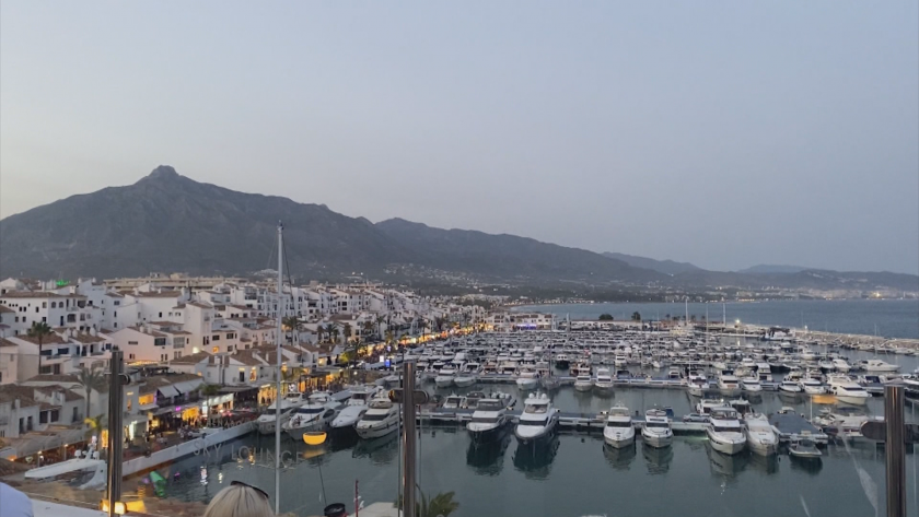 Посред зима пътуваме на топло - по-конкретно, в Южна Испания.Бреговете