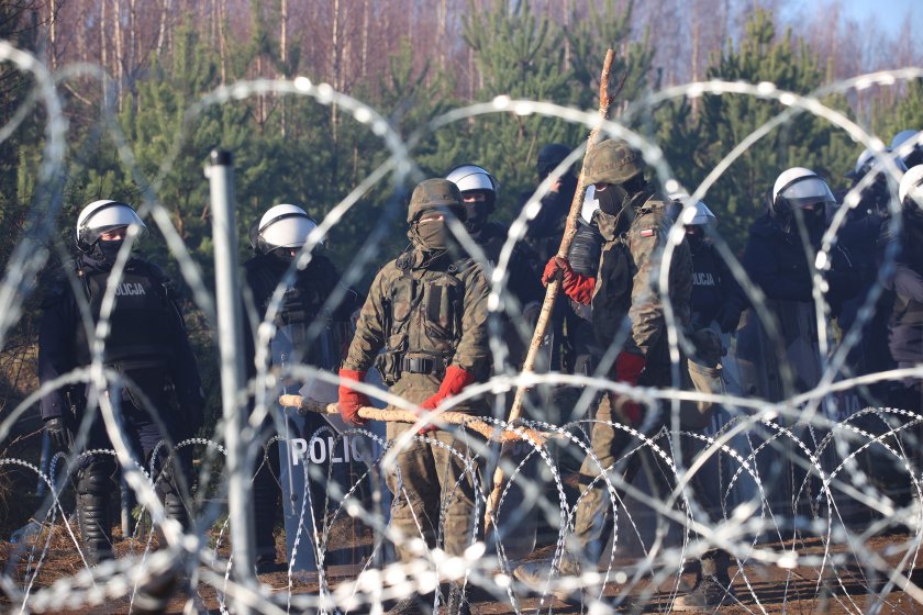 Чехия изпраща 150 военни на полско-беларуската граница