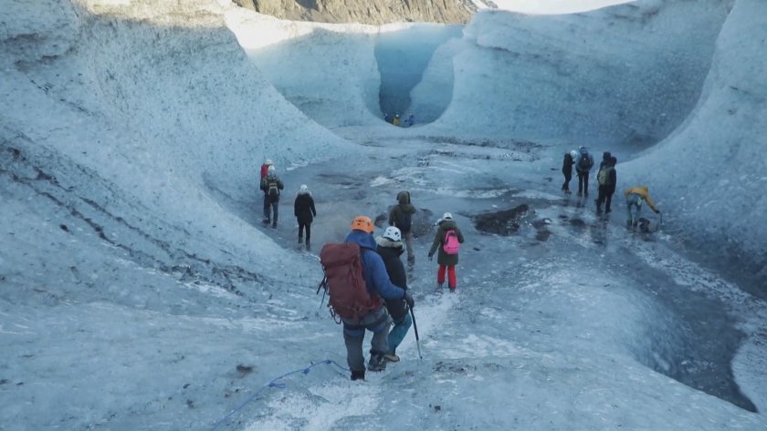 Най-големият исландски глетчер е застрашен заради климатичните изменения.Топенето, причинено от